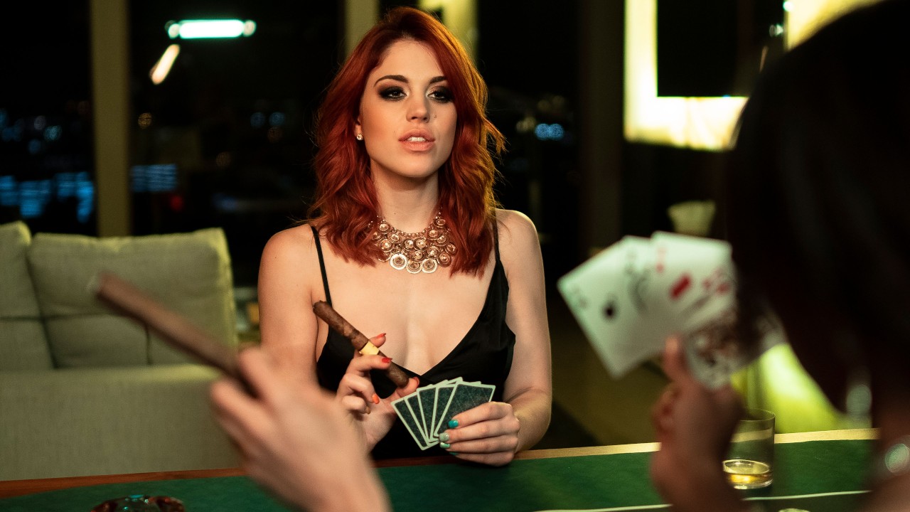 Babes – Hold ‘Em Or Fold ‘Em