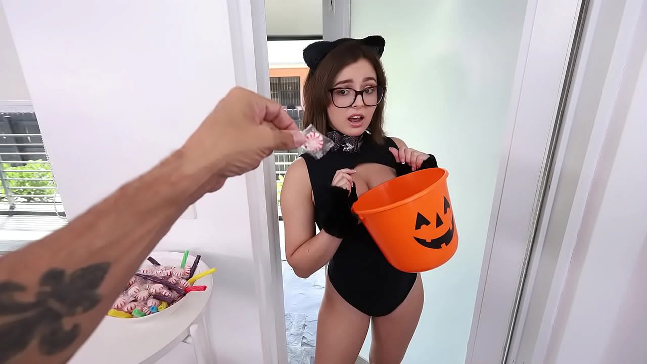 SEX SELECTOR – Cocktober Treats With Leana Lovings