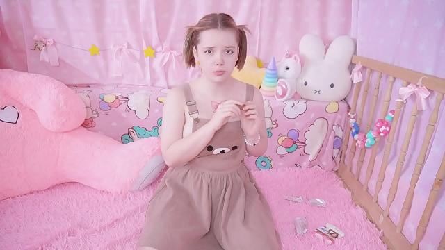 Dirty Talk with a Petite Babe: My Step-Daddy’s Homemade Toys Pron Video