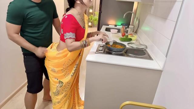 Amateur Indian Wife’s Fat Ass & Wet Pussy: Horny Cooking Creampie Porn Video