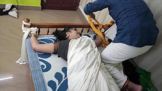Wet & Wild: Chubby Desi Housewife’s Bedroom Panty Play HD Pron Video