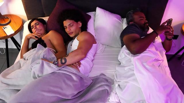 Latina Step-Mom’s Tattooed Temptation: Bossy Big-Ass Roleplay in Bed XXX Video HD