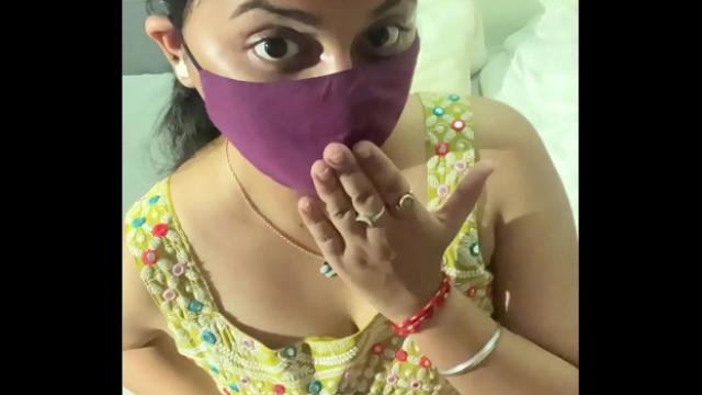 Indian Wife’s Wild Outdoor Doggystyle Debut Sex Video