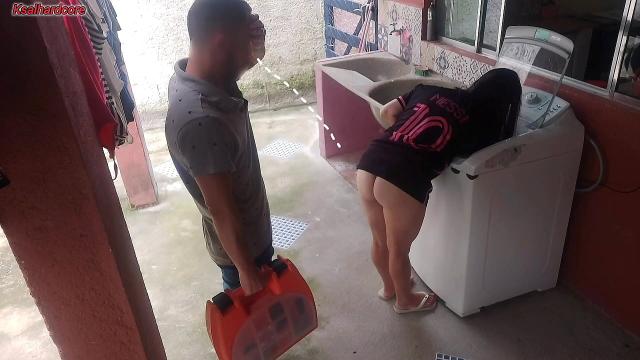 Hotwife Latina Brunette: Bareback Housewife Moans in Uncensored Homemade Sex with Tech while Hubby’s Away HD Porno Video