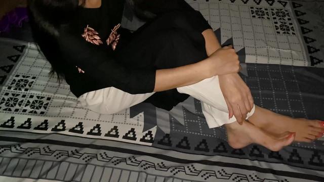 Big-Assed Tamil Bhabhi Invites You for a Wild Night of Desi Sex XXX Video