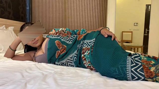 Sasur ji teased newly married bahu, then fucked her hard Hindi audio HD Sex Video