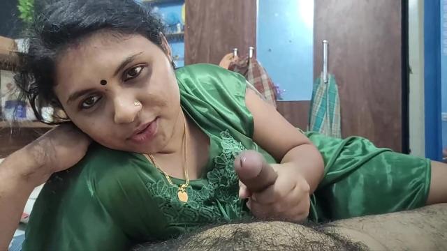 Horny Indian Bhabhi Seduces Driver for Rough Sex XXX Video HD