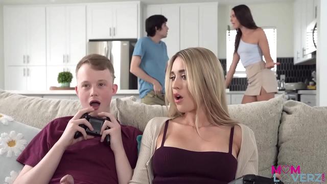 Blonde Bombshells: Katrina Colt & Sarah Taylor’s Steamy Swap – Cumshots, Deepthroat & More! HD Pron Video