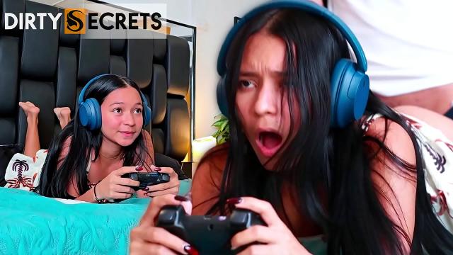 I FUCK MY STEPSISTER WHILE SHE PLAYS VIDEO GAMES XXX Video